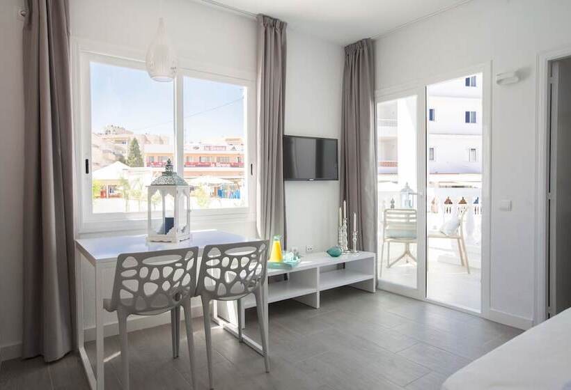 带1个卧室带泳池的公寓, Beach Star Ibiza - Adults Only