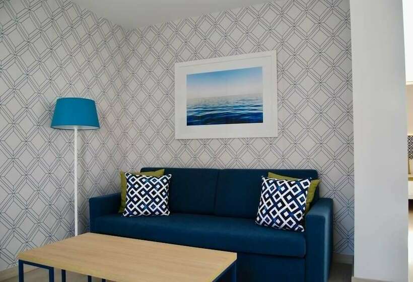 חדר משפחתי, Broncemar Beach Suites