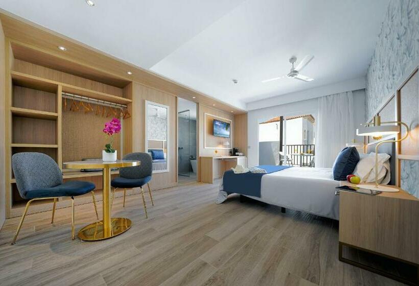 חדר סופריור עם מיטת קינג, Broncemar Beach Suites