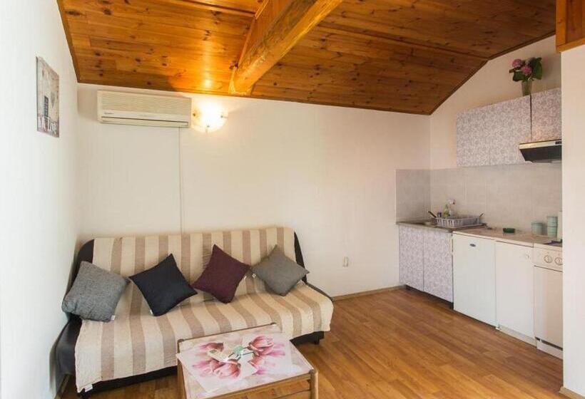 استودیو استاندارد با چشم‌انداز باغ, Guest House Godimento