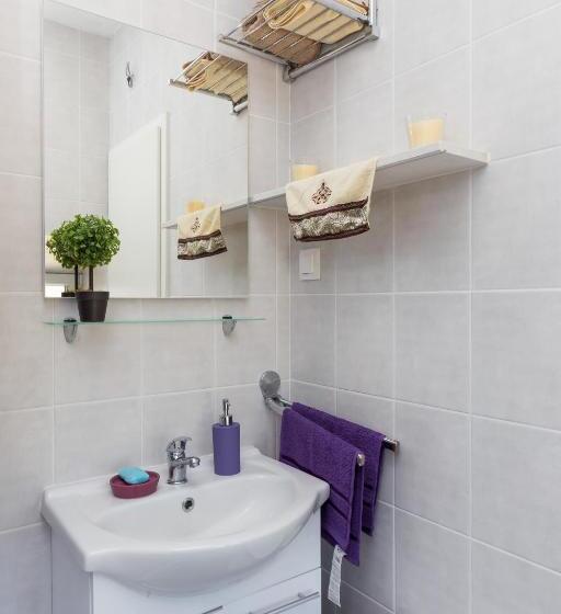 2 Bedroom Apartment Garden View, Guest House Godimento