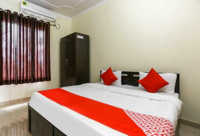트리플 클래식 룸, Flagship 48731 Pradeep Hostel