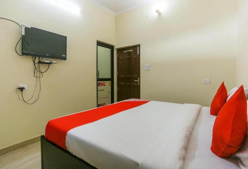 트리플 클래식 룸, Flagship 48731 Pradeep Hostel