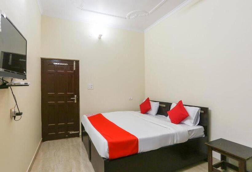 디럭스 트리플 룸, Flagship 48731 Pradeep Hostel