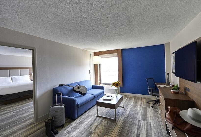 Sviitti Liikuntarajoitteisille, Holiday Inn Express Nashville Downtown   Broadway, An Ihg