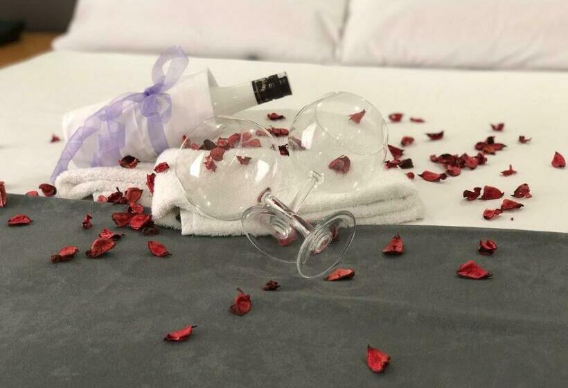디럭스 룸, Asi̇wa
