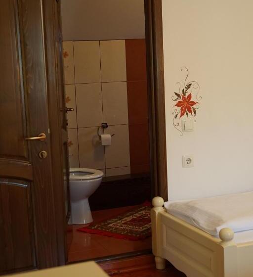 اتاق استاندارد سه نفره, Casa Ciortea Ana