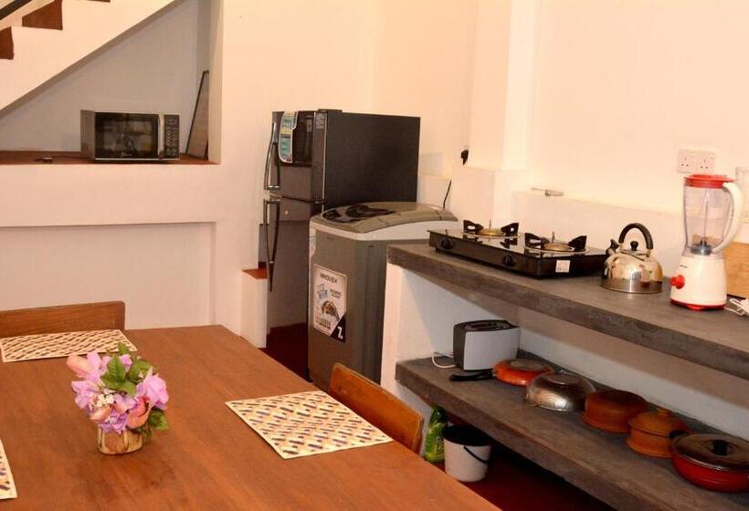 سوئیت با بالکن, Villa Polhena
