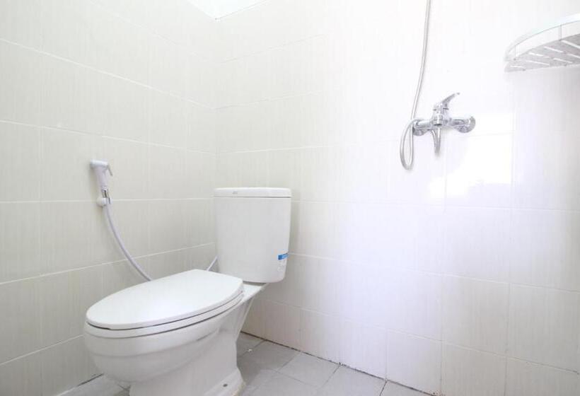 Номер Стандарт, Reddoorz Near Adisucipto Airport 3