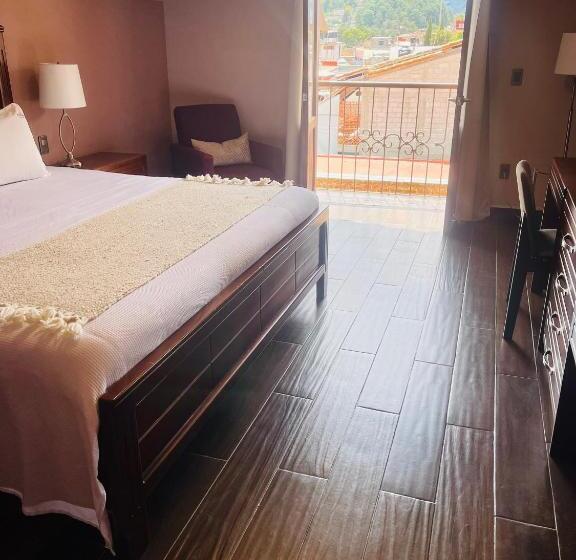 Superior Szoba King Size Bed, La Estancia