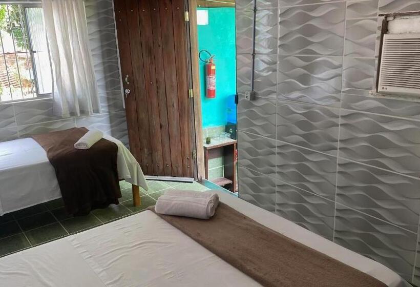 غرفة سوبيريور ثلاثية, Multiverso Hostel
