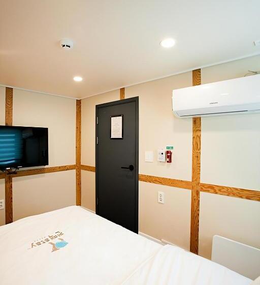 اتاق استاندارد یک نفره, Geonmaek Stay