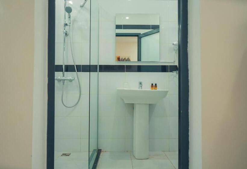 استودیوی لوکس, Urban Hotel Nouakchott