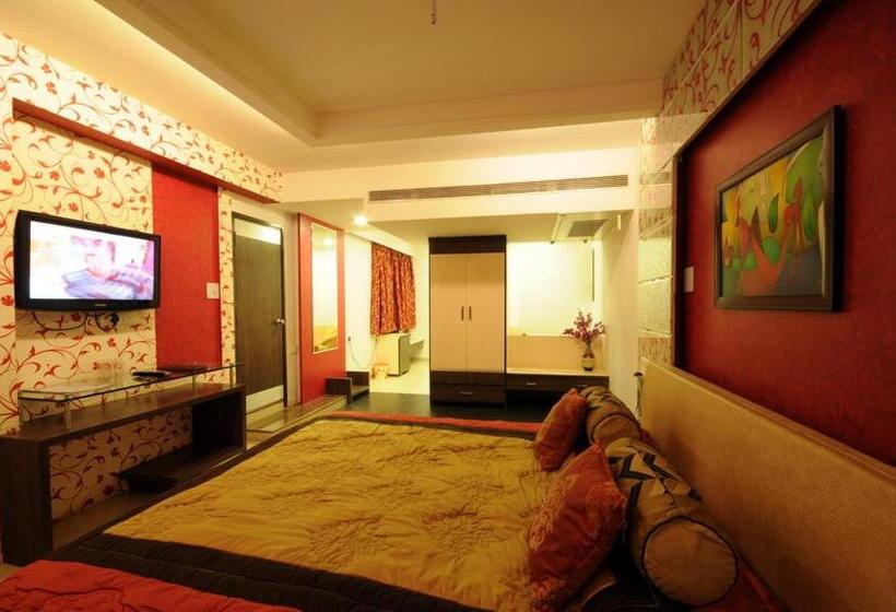 总统套房, Surabhi Regency