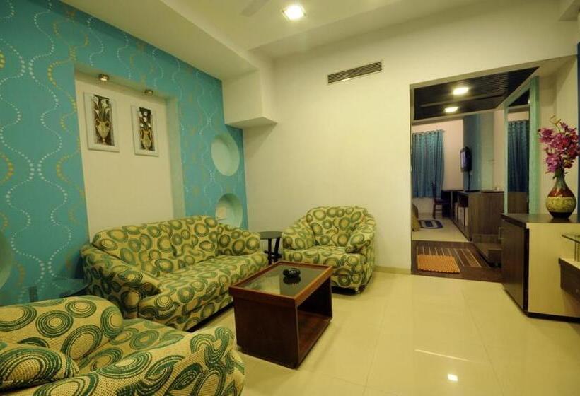套房, Surabhi Regency