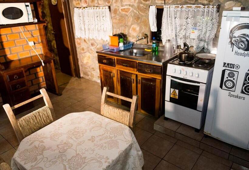 공동 객실, Albergue Explorer   Hostel