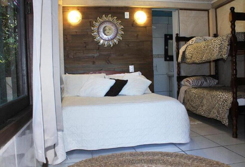 스위트, Albergue Explorer   Hostel