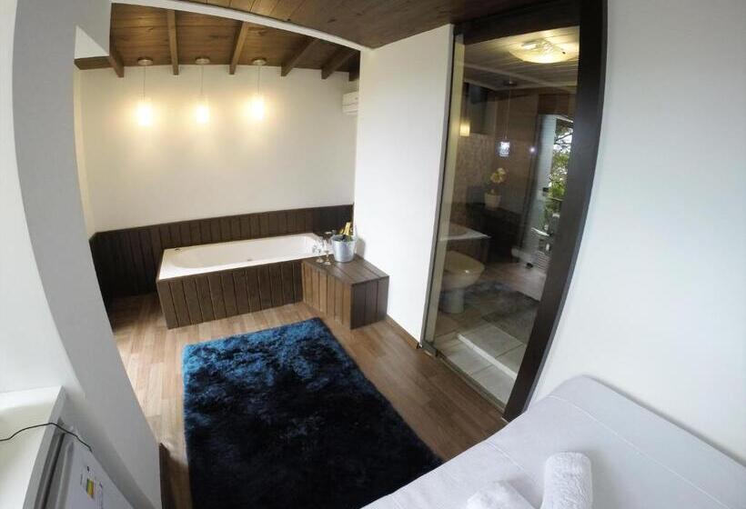 디럭스 스위트, Albergue Explorer   Hostel