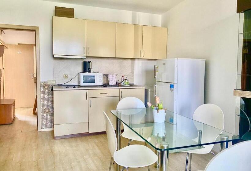 Апартаменты 1 Спальня Нижний Этаж, Apartments In Sunny Island Complex