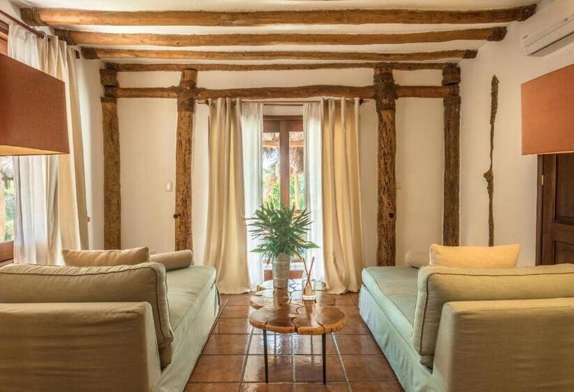 سوئیت مستر, Ser Casasandra Boutique