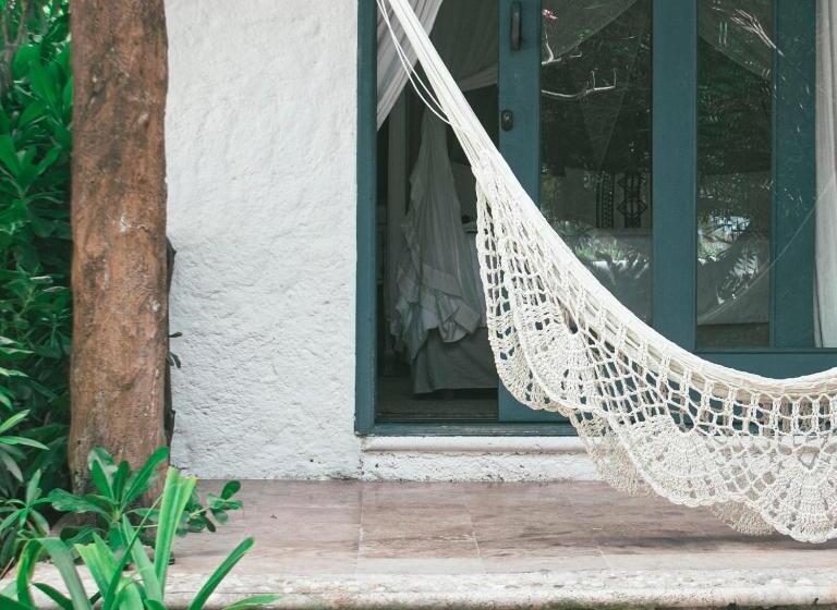 سوییت, Ser Casasandra Boutique