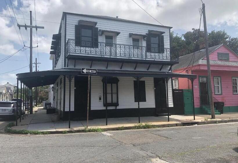 Люкс Кровать Кинг, Serenity In The Marigny