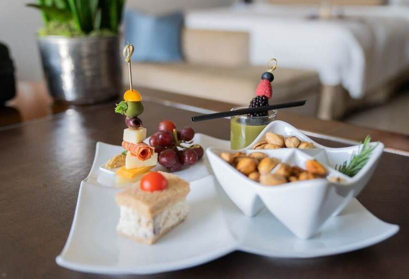 Номер Deluxe, The St. Regis Houston