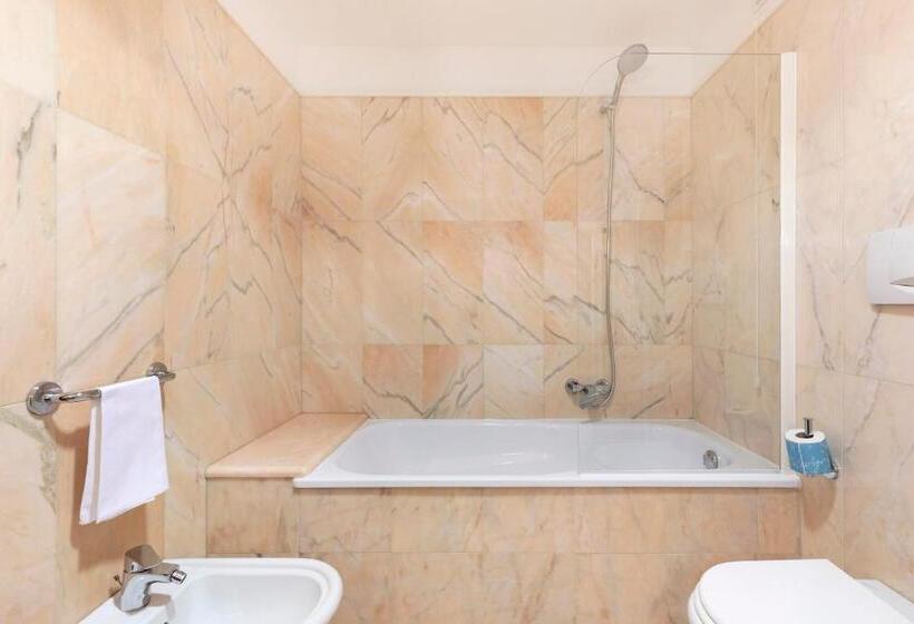 Четырехместный Номер Стандарт, B&b Hotel Affi   Lago Di Garda