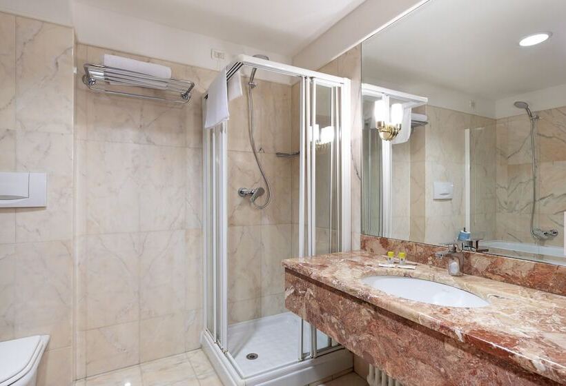 스탠다드 트리플 룸, B&b Hotel Affi   Lago Di Garda