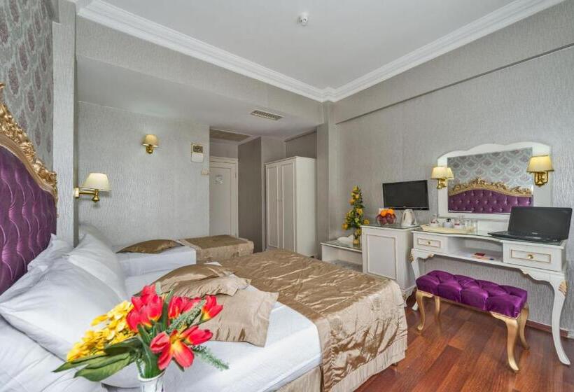 スーペリアの４人部屋, Santa Sophia Hotel   İstanbul