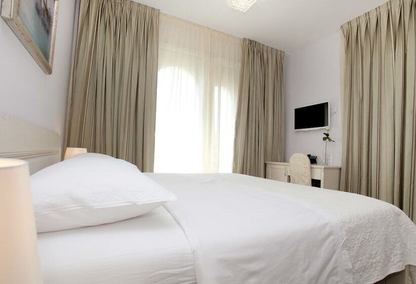 Номер Стандарт с Балконом, Bellevue Trogir