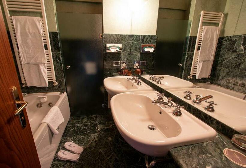 四人标准间, Albergo Le Due Corti