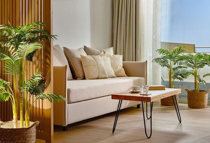 سوییت جونیور با چشم‌انداز دریا, Blue Marine Resort And Spa