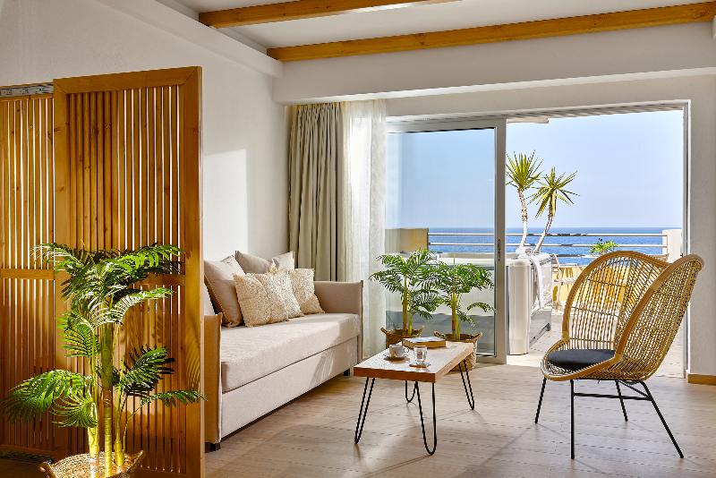 سوئیت جونیور سوپریور با چشم‌انداز دریا, Blue Marine Resort And Spa