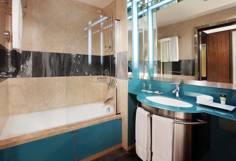 Номер Стандарт Вид на Город, Four Points By Sheraton Le Verdun