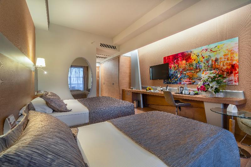 اتاق لوکس سه تخته, Concorde De Luxe Resort  Prive Ultra All Inclusive