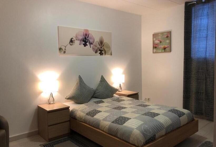标准间, Auberge Pour Tous