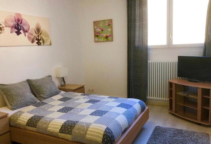 标准间, Auberge Pour Tous