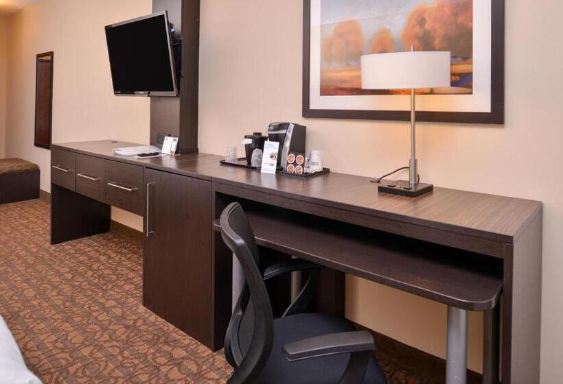 Номер Стандарт, Holiday Inn Express & Suites Topeka West I 70 Wanamaker, An Ihg