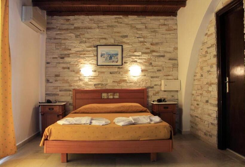 Номер Стандарт, Naxos Holidays