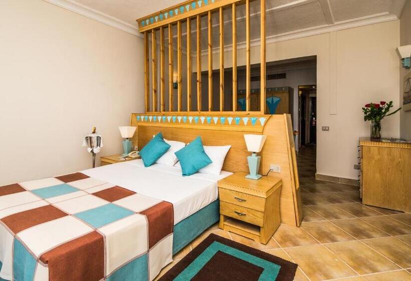 سوییت جونیور, Seagull Beach Resort  Families And Couples Only