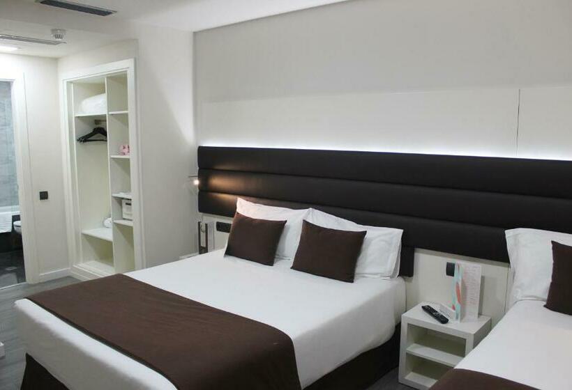 Номер Стандарт Трехместный, Bcn Urbaness Hotels Del Comte