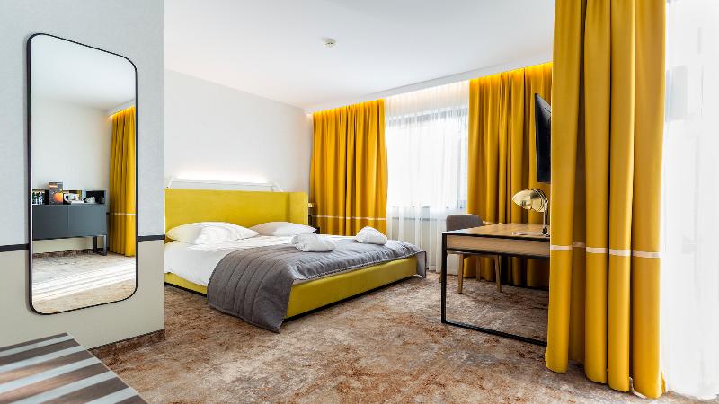 Полулюкс, Qubus Hotel Kraków