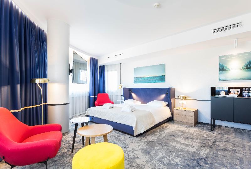 Полулюкс, Qubus Hotel Kraków