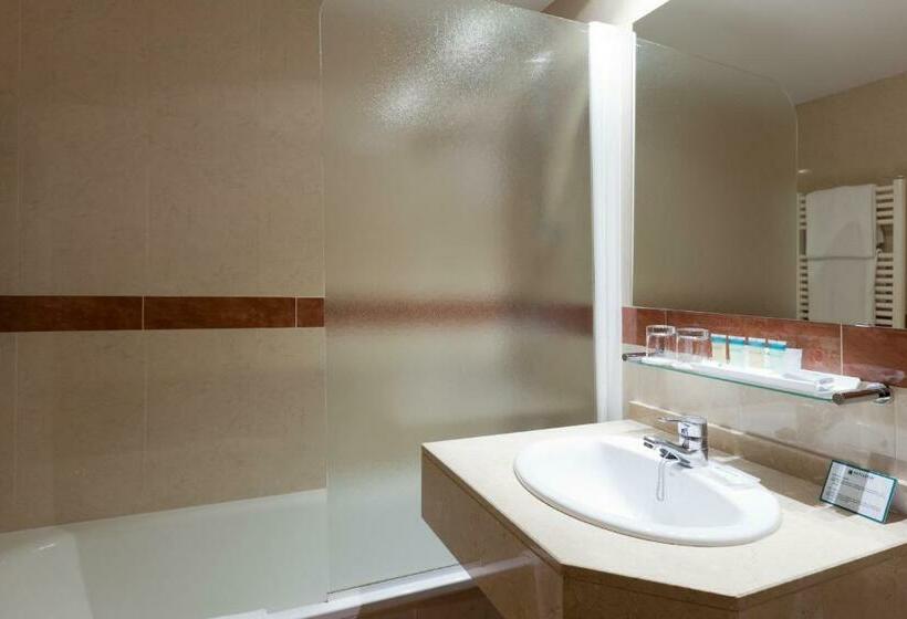 Standard Triple Room, Luze Castellana