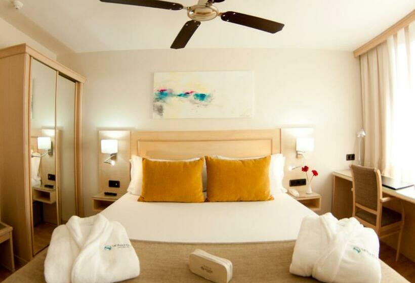 Executive Room, Luze Castellana