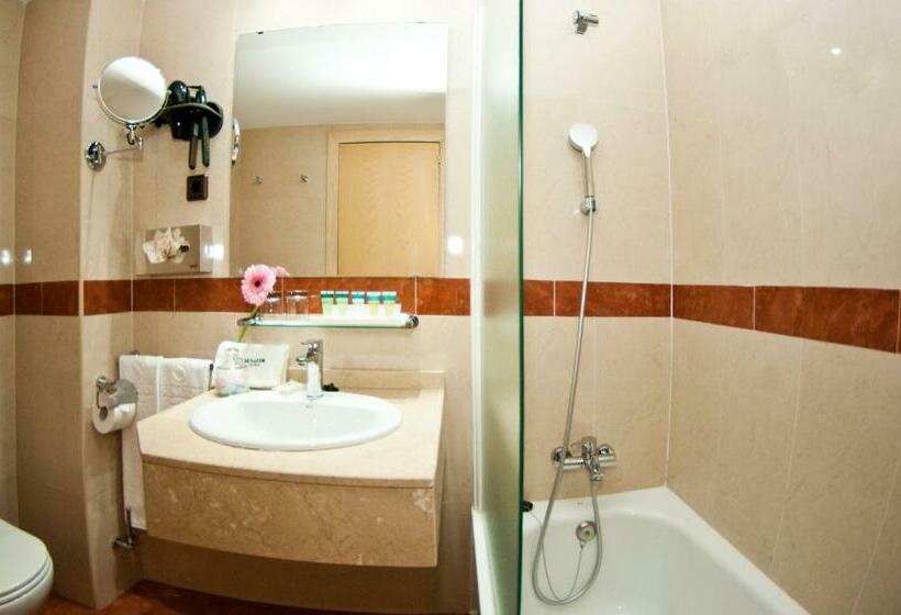 Executive Room, Luze Castellana