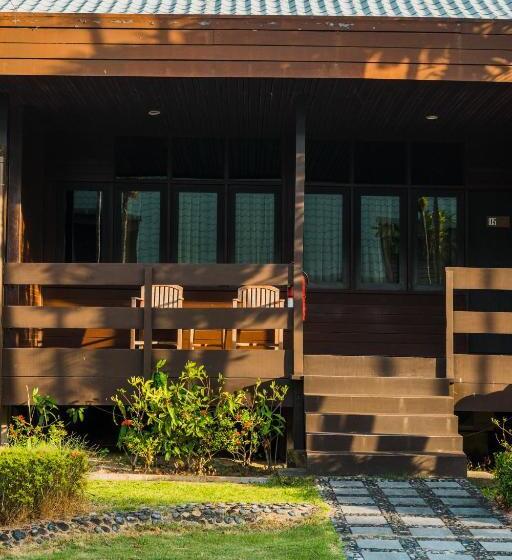 Люкс с Балконом, Berjaya Tioman Resort