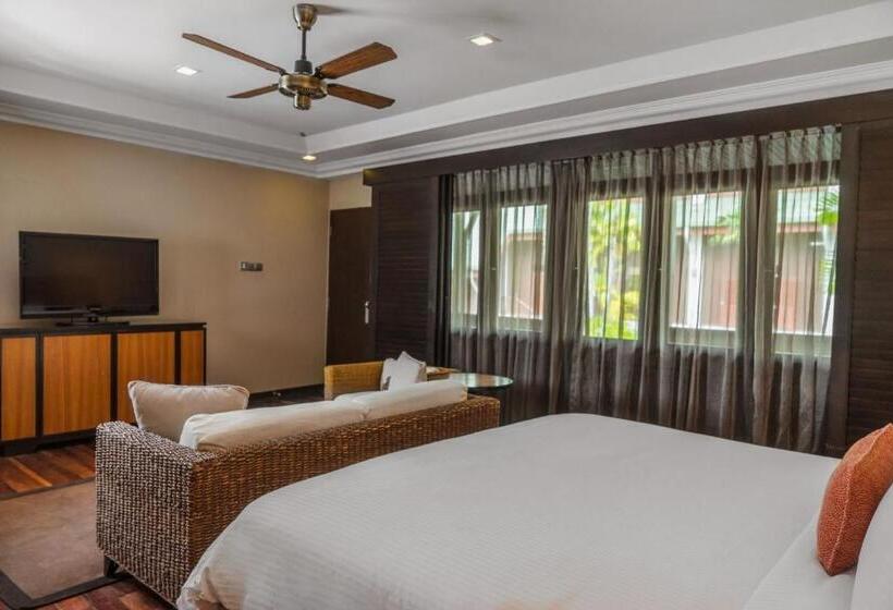 Люкс с Балконом, Berjaya Tioman Resort