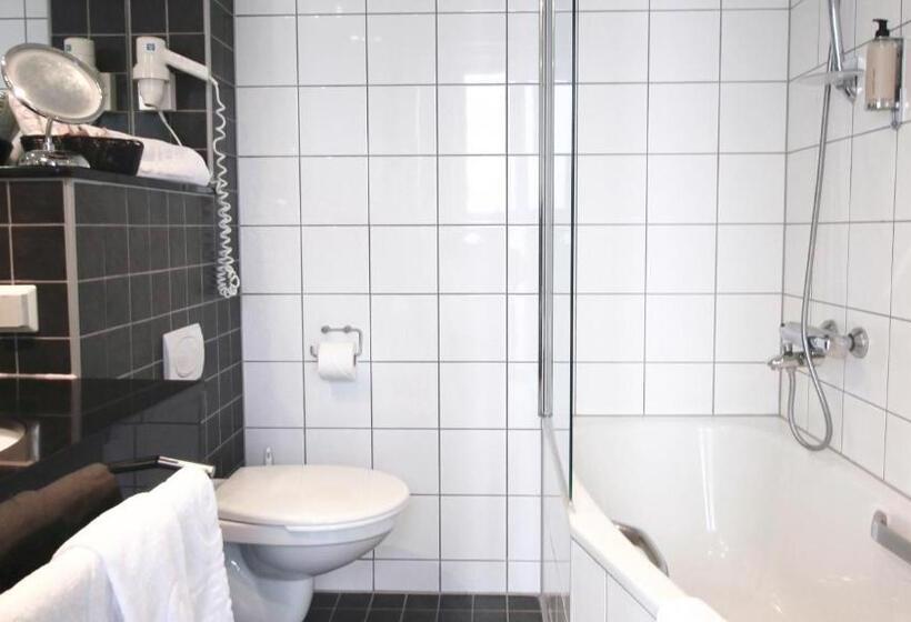 اتاق لوکس با چشم‌انداز دریا, Center Hotels Arnarhvoll